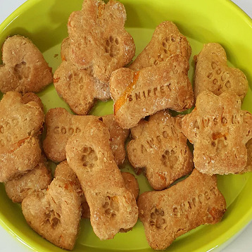 Soft Peanut Butter Carrot Dog Treats